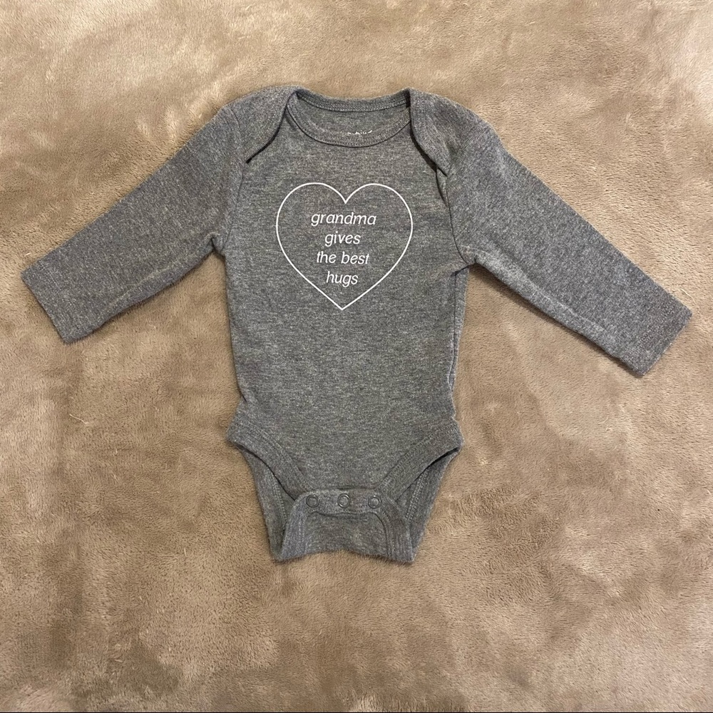 Jumping Beans “Grandma Gives The Best Hugs” Gray Baby Bean Softest Bodysuit NB
